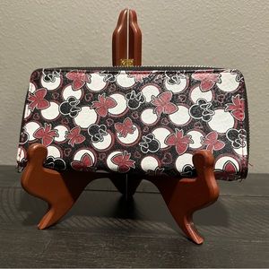 Minni Loves Dots zip wallet/wristlet Disney Parks authentic merch nice used cond